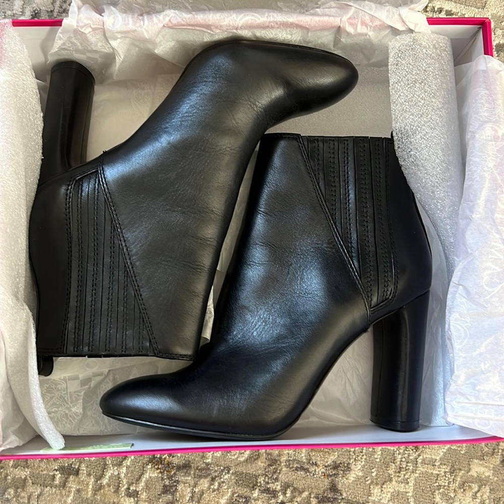 Vince Camuto Black Leather Women’s Booties
